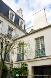 An attractive Paris apartment